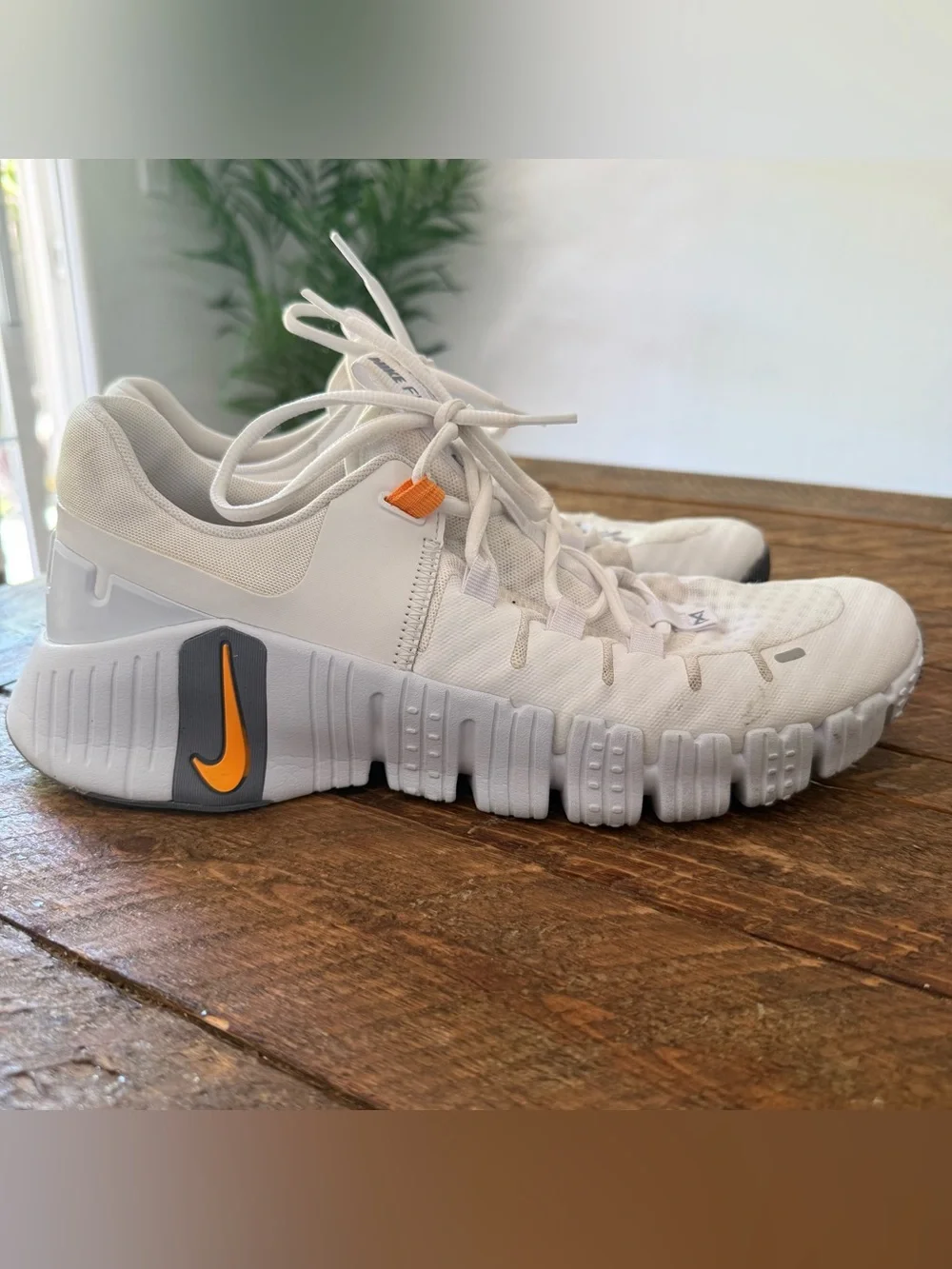 Men’s Lightweight White Athletic Sneakers with Orange Accents (Size 10)